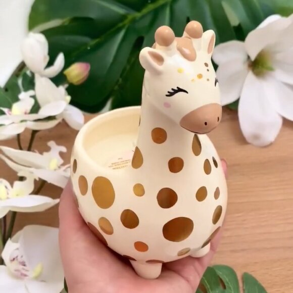 Happy Giraffe ceramic planter jar, Charmed Aroma - Picture 6 of 7